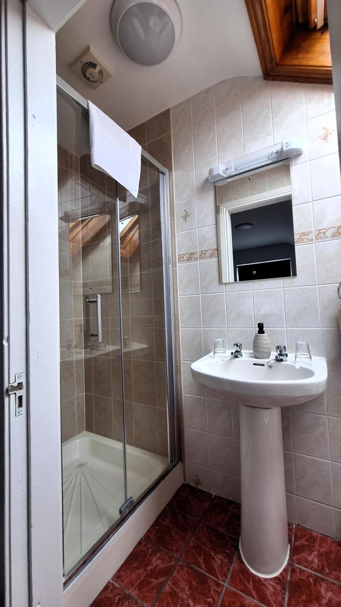 Murphy'S Guesthouse Дингъл Екстериор снимка