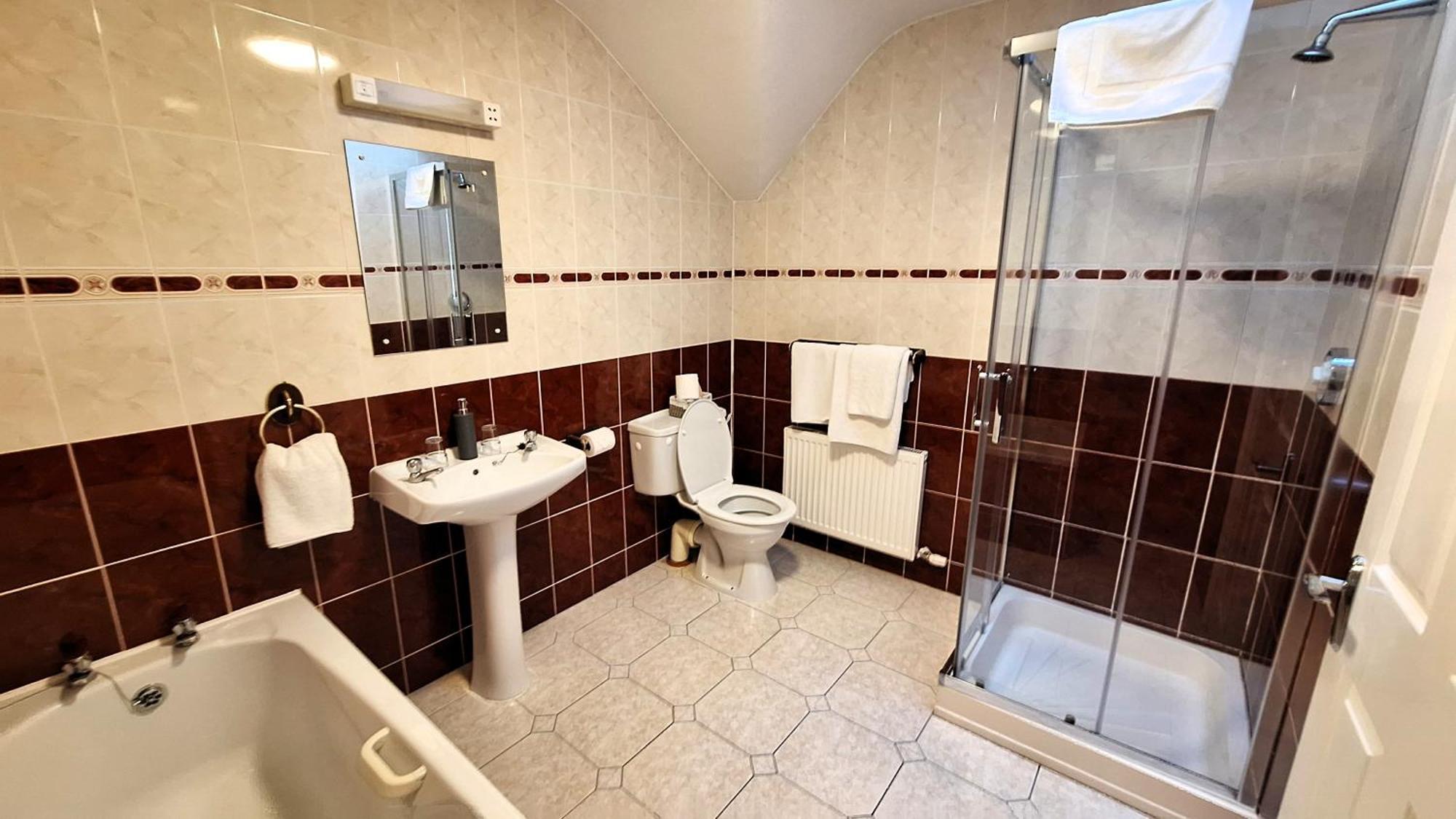 Murphy'S Guesthouse Дингъл Екстериор снимка