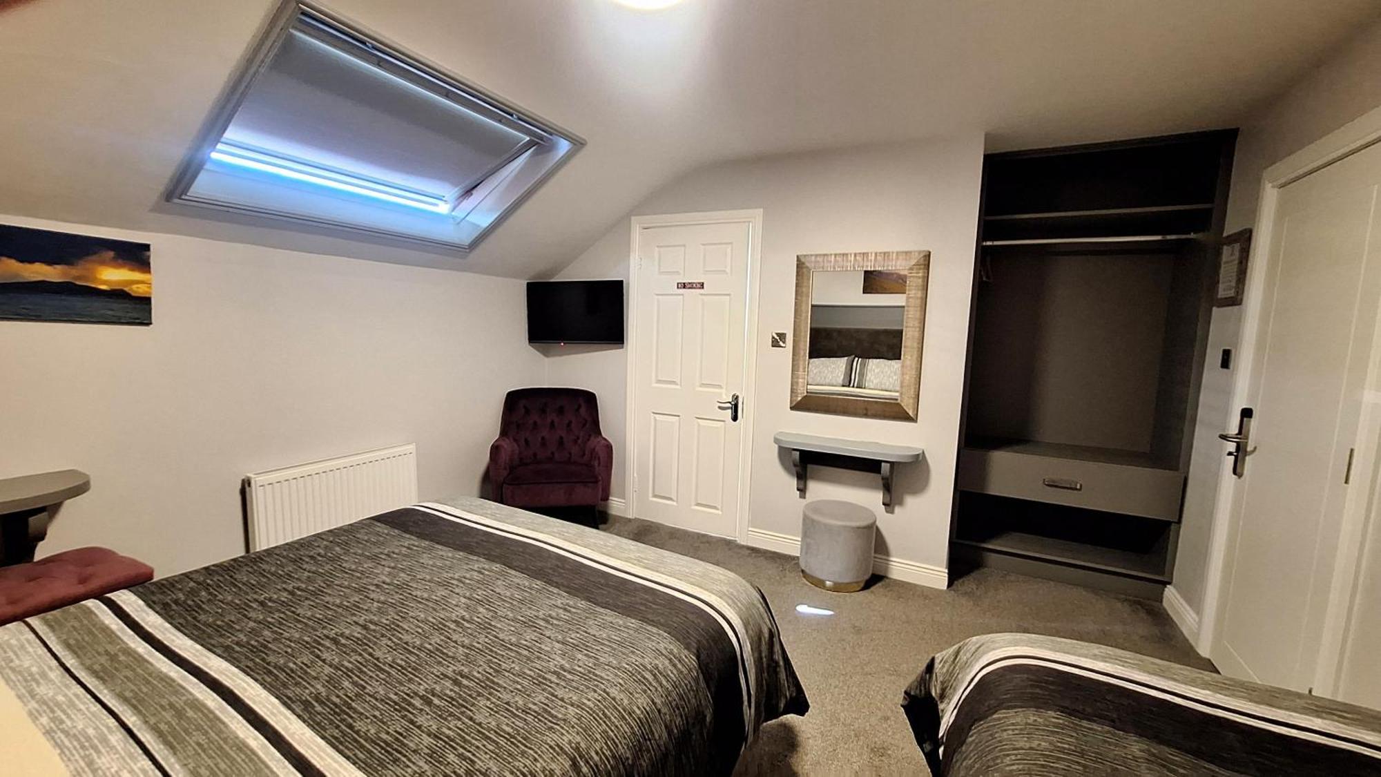Murphy'S Guesthouse Дингъл Екстериор снимка