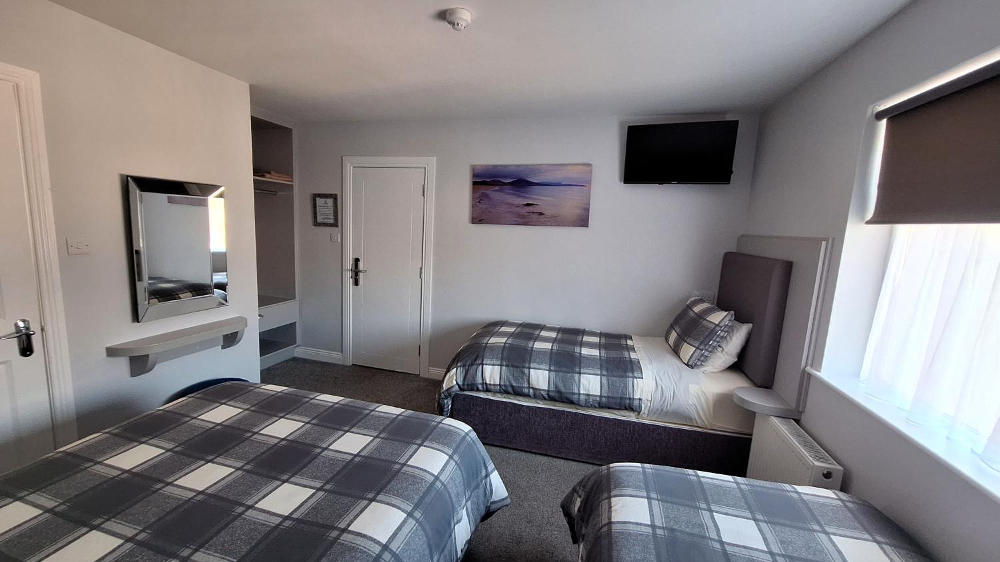 Murphy'S Guesthouse Дингъл Екстериор снимка